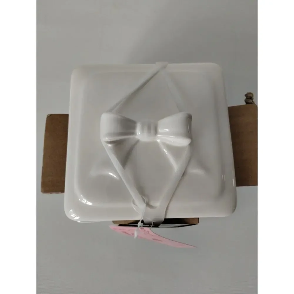 White Square Stoneware Baking Dish w/ Lid Bow Handle Oven Safe 350°F